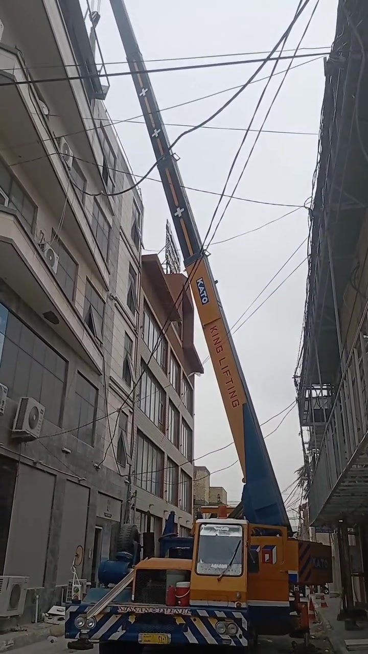 كرين كاتو٢٨ طن للبيع رقم بغداد باسمي جاهز للعمل يرهم امراوس للاتصال ***********
