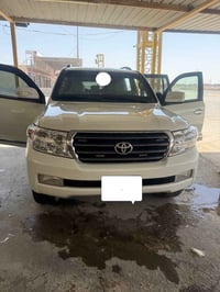 متوفر جكساره 2011 بنزين 8سلندر (مصفحه) صبغ حزام رقم اربيل السياره نضيف...