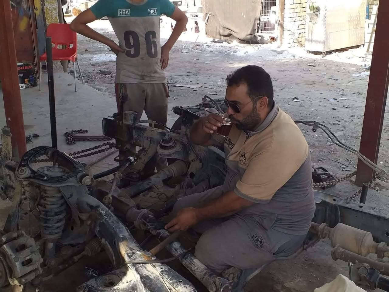 سلام عليكم ورحمة الله وبركاته سمكرة وصبغ الأخوين بجميع انواع السيارات الحديثه بادارة ابو حيدر المياحي العنوان بغداد مجاور حمام الافندي يم جسر لفضيليه رقمي ***********
