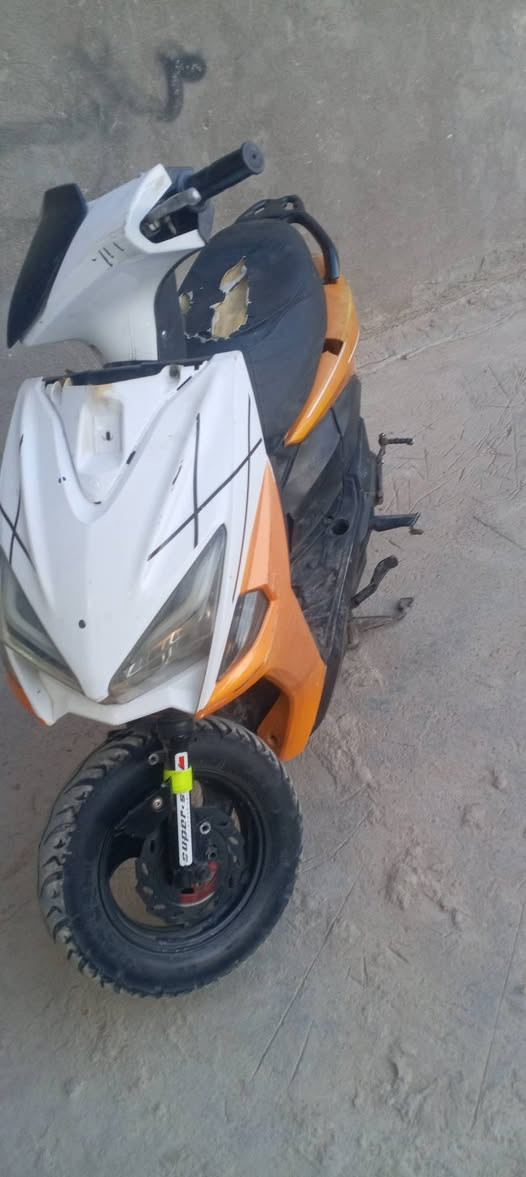 سلام عليكم دراجه لبيع دراجه حلوه نهضهته ومعدل بوشه ١٥٠ صالنصه رياضي تيرات جديد كلوباته شغاله مثل ماكدامك بل صوره  دراجه. حلوه مكينه خرسه مكان دوانيه سعر خاص ***********
