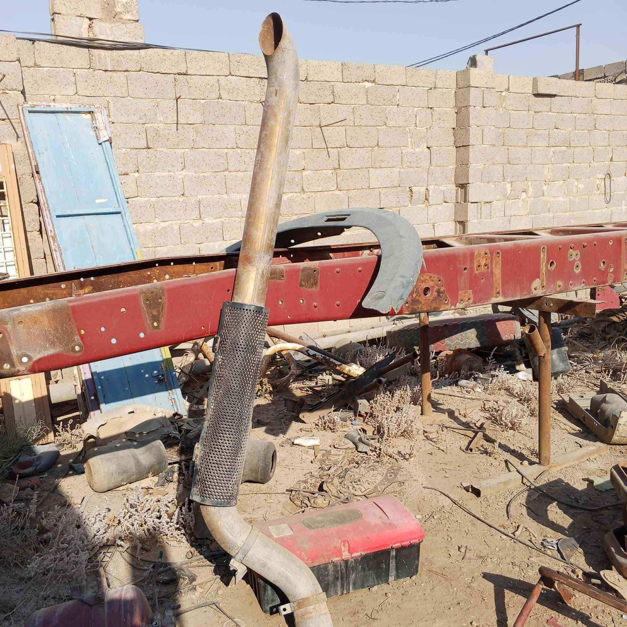 السلام عليكم للبيع كزوز مال نظباط الماني جديد هوه والبوري جوه ماله السعر ٦ ورقات وبيه مجال مكان فلوجه  ***********
