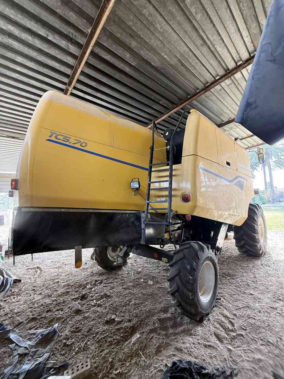 السلام عليكم للبيع حاصده بم ونوزل طبله 17 ,2025  خمسه بلم ساعات العمل 160ساعه يعني زيرو   السعر175 وبيها مجال***********// ***********
