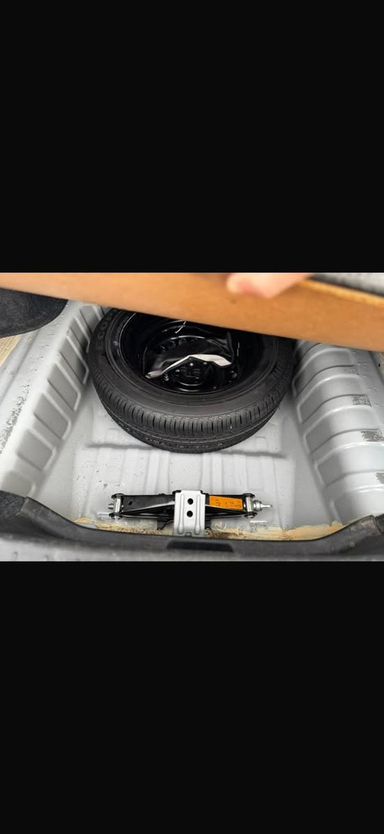 السلام عليكم نيسان سني هندي ابوالبليته الزركه مديل 2024 اليساره كفاله من البارد والصبغ ماشيه 29  بسمي السياره المكان البلديات ***********
