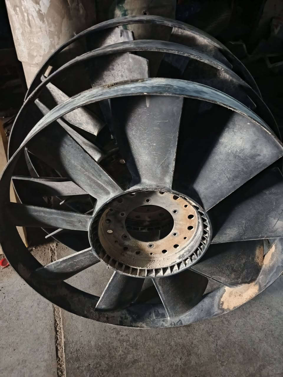 غراض مان صقر اصلي وتجاري عنوان بغداد جرف نداف محل قيصر تصال وتساب ***********
