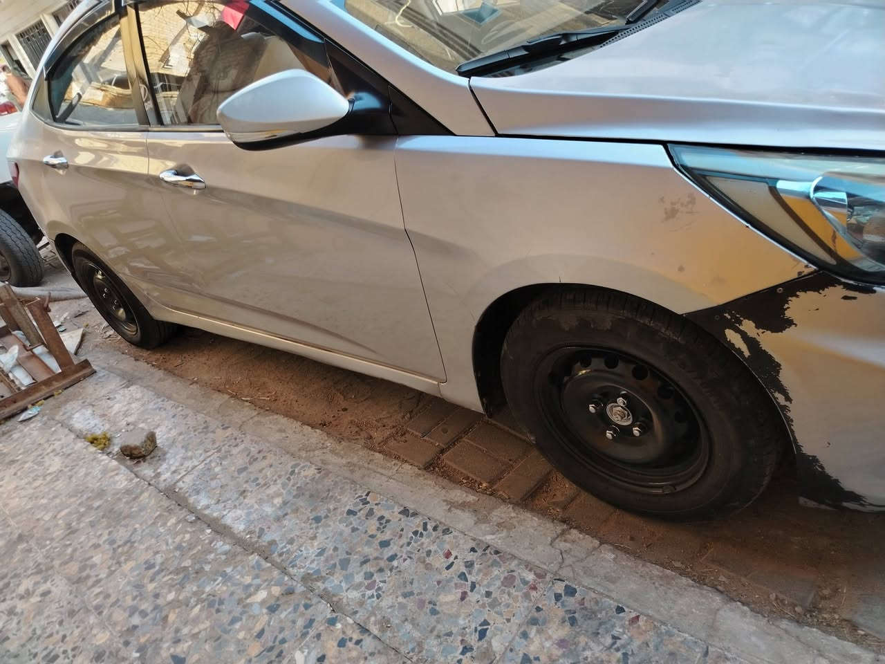 هونداي اكسنت خليجي مديل 16 1400
سيارة مال بيت. نظيفه امراوس مع الفرق 
***********
