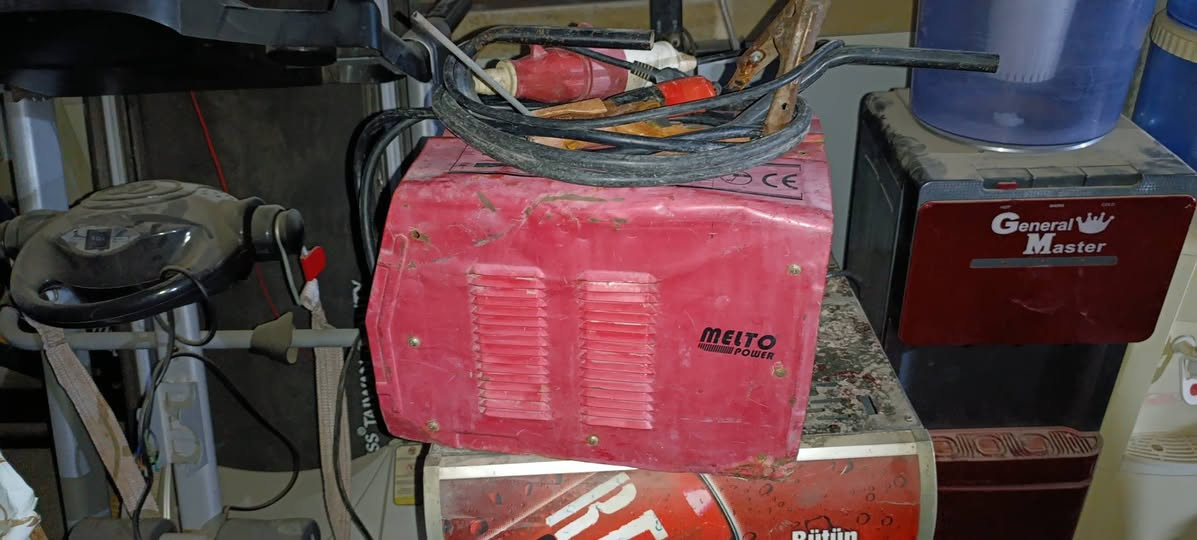 مەکینەی لەحیم بۆ فرۆشتن
لەحیمێکی زۆر جوان دەکات 
بەهەردو سیستەمی کارەبا کاردەکان
سینگڵ +سری فێس
تابڵێی بەهێزو نایابە کواڵێتی بەرزە 
***********
***********
تێ بینی ناو نیشام سۆران بەرزێوە
