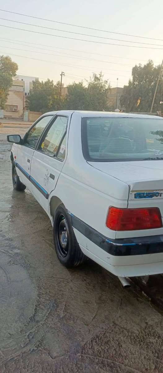 بيجو لميس للبيع 12
داخل بيجي مكينه حلوه بيها فقط لاستيك ولف 
كير حدادية كهربائيات 
مكفولة من التبديل بيها فقط جاملغ خلفي صبغ 
سياره حلوه وبلاديه 
رقم قادسية سنويه ل28 
مكان السياره وراعيها بالنجف 
السعر 33 وبيها مجال 
شراي يتصل ***********
