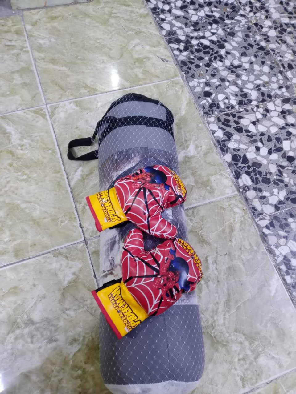 چيس ملاكمه وجفوفه سعره 20 ألف مكاني دور شرطه ***********
