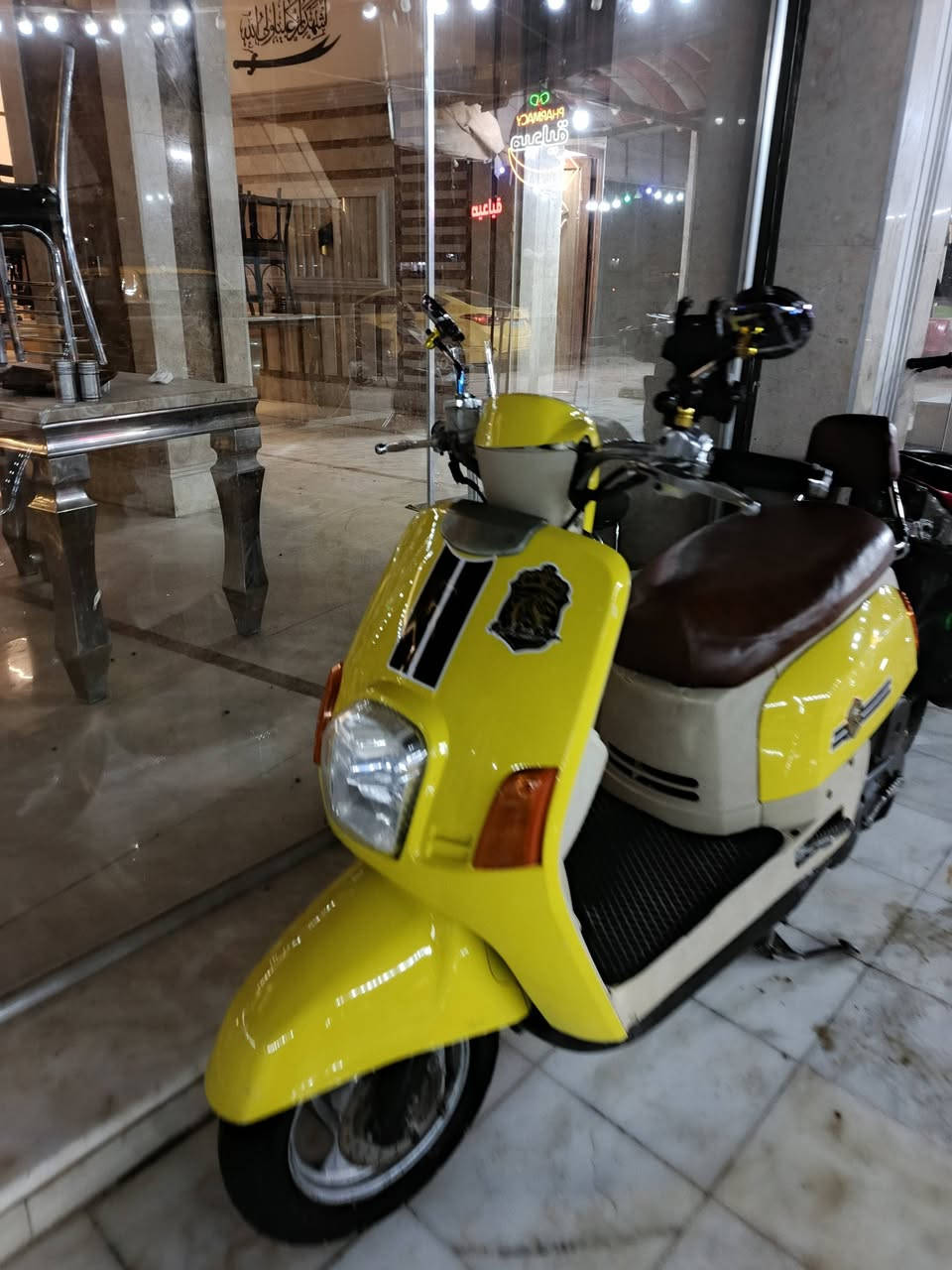 السلام عليكم دراجه ماكس بوليس مفتوحه بس ولفات دراجه نضيفه وباقي التفاصيل ول سعر ***********
