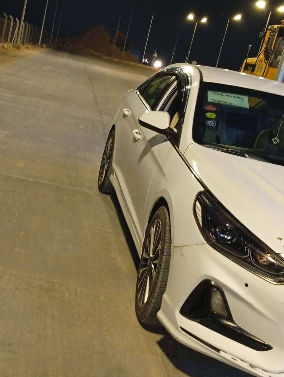 السلام عليكم البيع او مراوس حسب القناعه سوناته 18 وارد لأمريكي سياره حلوه ماشيه 97الف السعر 130 وبيهه مجال بسيط *********** محرك 2400سياره كلش حلوه بعد حله من الصوره
