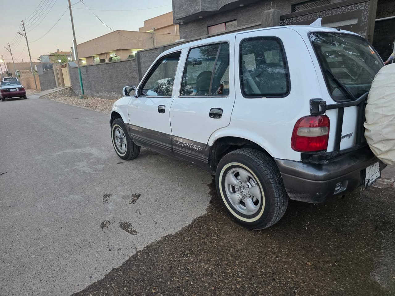 السلام عليكم
كيا سبورتج ٩٦ كير محرك كهربائيات كلها تمام
صدرها نظيف 
تخم تاير جديد 
السعر ٤٢ 
اتصل بالرقم الخاص مغلق
***********
