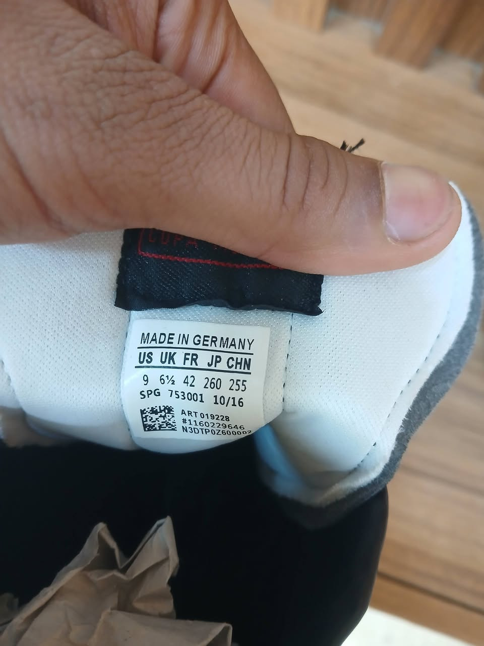 كدام عينك اصلي مال امزون خفيف واحد ع واحد ستدد +ترتان
الاسود ٤٥
الابيض ٣٥
 ***********
توصيل عليه
