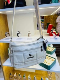 حقائب • توصيل • مقابل ماركت الطارق