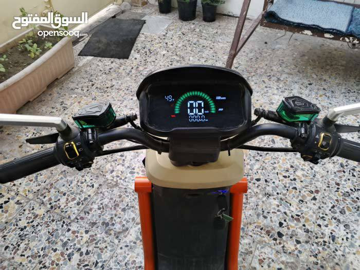 دراجة سكوتر شحن winee F3 السعر 300 و بيها مجال 

المواصفات : 5 بطاريات 2000 واط وزن الدراجة 58 كيلو بريك امامي و خلفي بيها البطاريات عطلانات الرقم *********** العنوان بلديات
