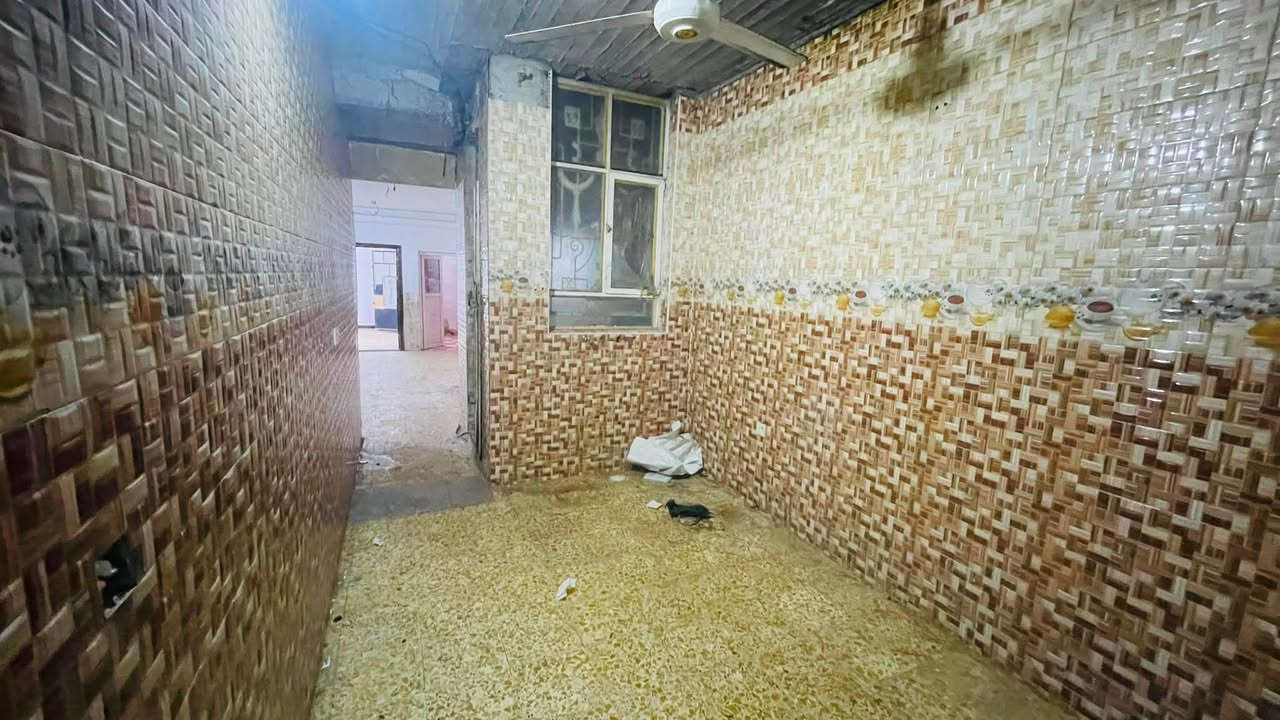 السلام عليكم ..
🏠 مشتمل للإيجار (طابق أرضي)
📍 الموقع: بغداد / البلديات / دور العمال (موقع مخدوم وقريب من الخدمات).
📐 المساحة: 127 متر مربع.🚪 
النوع: طابق أرضي كامل.✨ 
يحتوي المشتمل على:
استقبال
صالة كبيرة
غرفة نوم
مطبخ
مجموعة صحيات
💰 سعر الإيجار: 500 ألف دينار شهرياً
📞 للاستفسار والتواصل مباشرة:
اتصال أو واتساب: ***********
