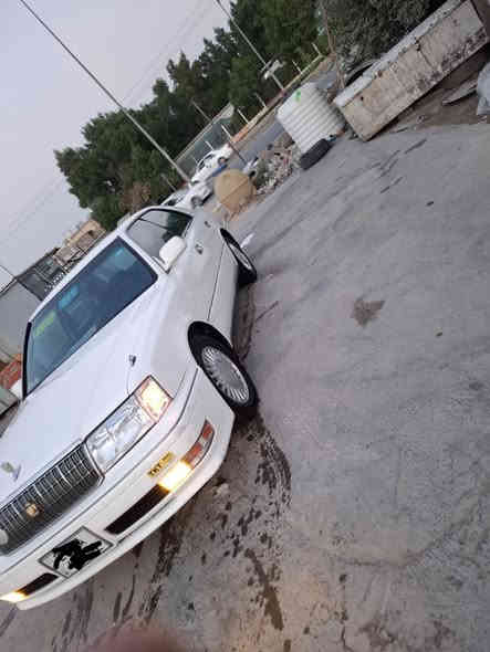 مكلف بلنشر 
رأس الثور 
مديل 2000
كير مكينه حداديه تخم تاير تبريد باتري 
كله جديد
مكينه 3000فيشه وبطل
بأسمي  رقم إنكليزي
رايدها بشده ١٥ ورقه وبيها مجال

ورقم صاحب السياره ***********
