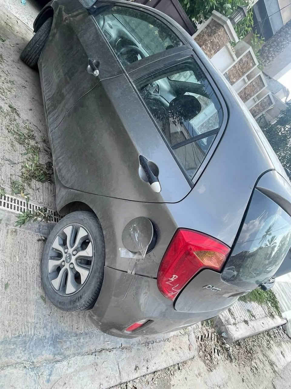 كيا بيكانتو 2016 فول ١/١ فتحه مكينه كير مكفول تبريد ثلج بيهه كشنات جلد بلادي  حادث خلفي جاملغ خلفي كص جهه السايق وصبغته عام اني للجماليه ويرادلها ترتيب بسيط رقم بغداد بسمي السعر ٧٥ ورقه 
اتصال فقط غير متواجد على فيس بوك
*********** عنواني بغداد

شراي يتصل ع رقم اخواني
***********
