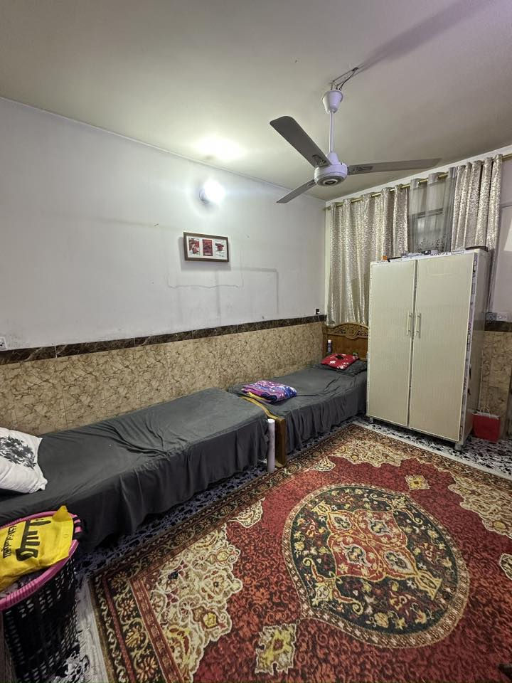 مشتمل للبيع
مساحة ٣٧,٥ 
واجهه ٣،٥
نزال١١،٥

طابو ملك صرف بناء سنة ٢٠١١ مسلح 

يقع في منطقة حي اور موقع مميز قرب سوق حي اور 

ثاني قطعه من الشارع العام (ساحة تشجير)منطقة الضباط 

يحتوي على استقابل وحولي داخله خدمات 

الطابق الاول غرفتين نوم 

الطابق الثاني بيتونه مع سطحين +مخزن 

السعر١٣٠ مليون 
 للاستفسار التواصل مع صاحب الدار 

واتساب ***********
