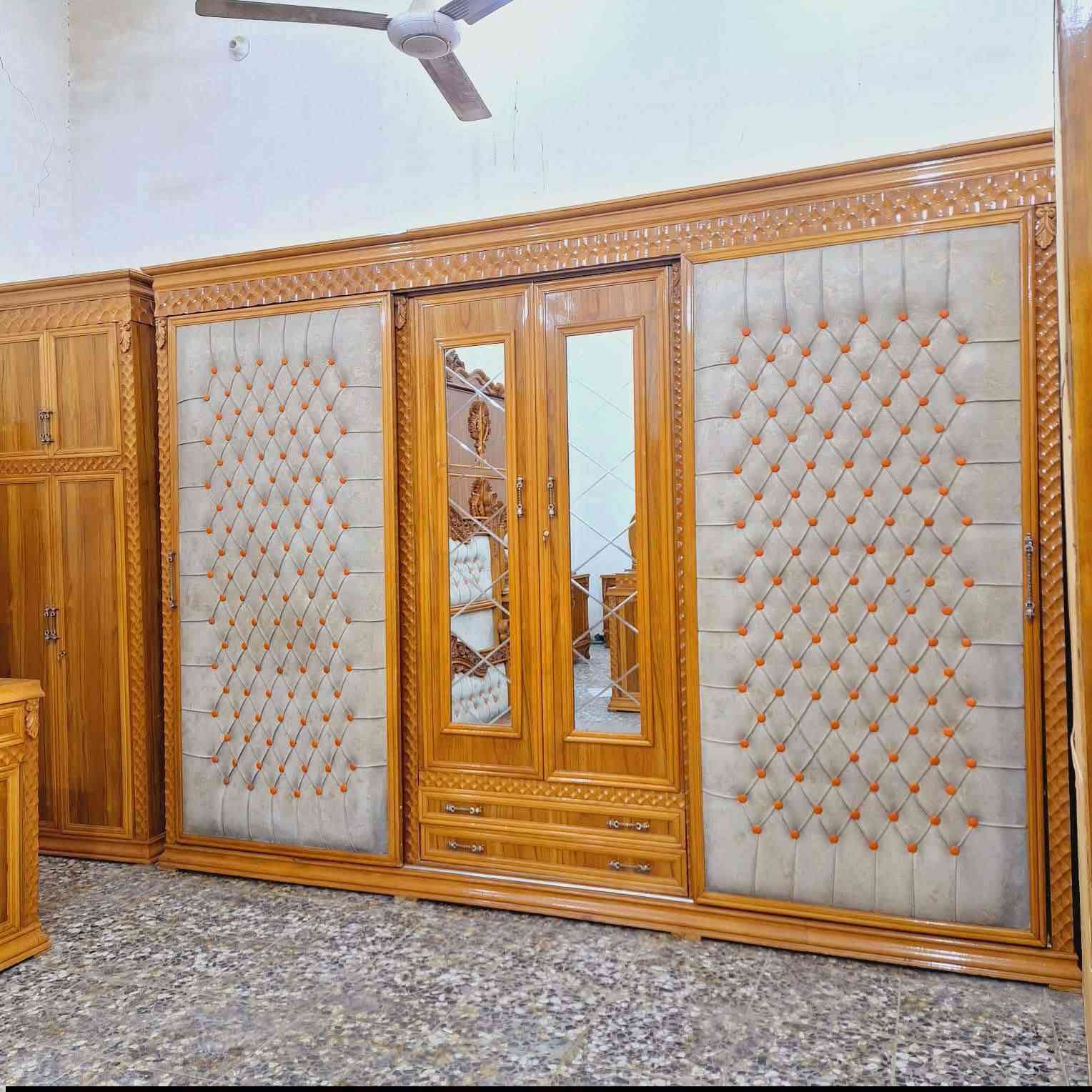 ياجمال  هاي الغرفه تصميم تحفه
تفيد للعرسان غرفه محترمه ✨🔥
غرفه ام 6 ملحق صاج 
وجه 5ملم شغل 
وعمل ونجاره فاخره شغل
 شركه لفراح غرفه ولا غلطه
 مال عرسان زاويه كنتوريه جربايه وتوج زان لهيكل كله زان ثقيل
توصيل بغداد مجاني محافظات بكروه عنوان البلديات 🚛 💭 💥
‏‪+964 777 483 6138‬‏
ارسل صوره واتساب وتدلل


**إذا كنت صاحب هذا الإعلان وتريد حذفه لأي سبب، رجاءا أرسل رسالة إلى الدعم الفني**