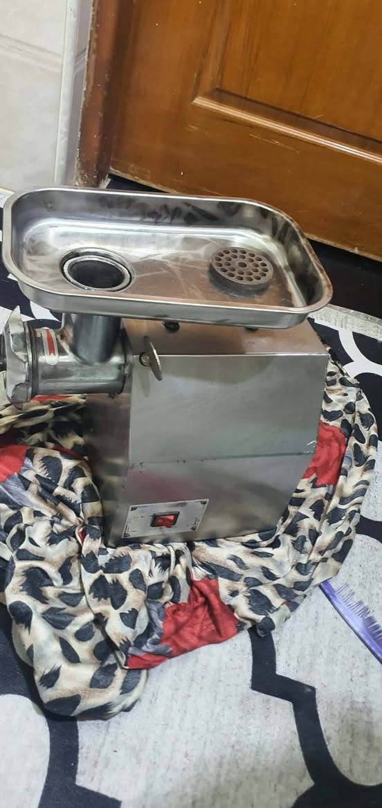 اسلام عليكم اغراض للبيع مكان مسيب حي المعليمن دووب الاتصال برقم ***********
