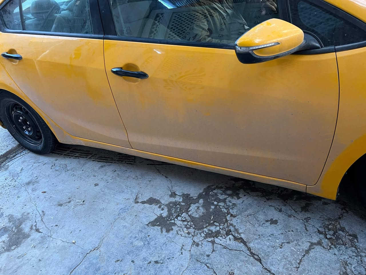 سلام عليكم سيارة فورتي تكسي مديل 2015 حادثه أمريكي جاملغ الخلفي العنوان بغداد البلديات الرقم ***********
