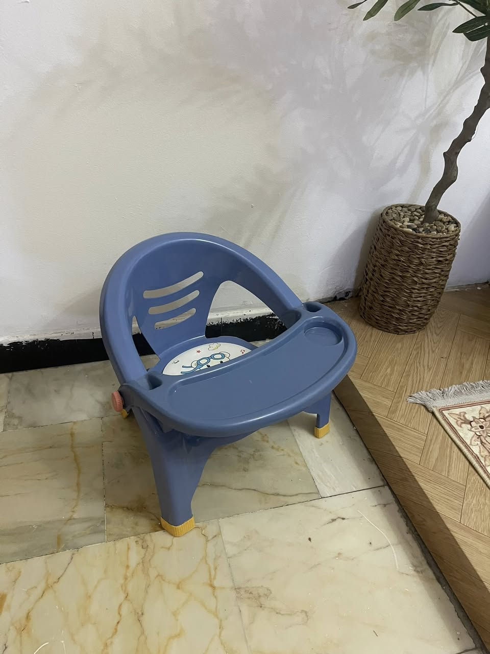 مستخدم شهر
هزاز ٤٥ الف 

كرسي طعام ١٠ 

عربانه ٢٥ 

كاروك ٢٥ 

مكان بغداد حي الخضراء يوجت توصيل بكروة داخل بغداد فقط

***********
