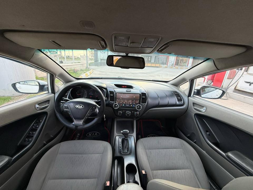 سيارة سيراتو وارد خليجي 2013 
شرط كير محرك صدر امامي خلفي جاهزها اربعه تايرات جددت سنويه وارقام جديد تحويل مباشز بيها بونيد صبغ واشويه كارت بل جاملغ وسونار مرفق مع صور 
***********
