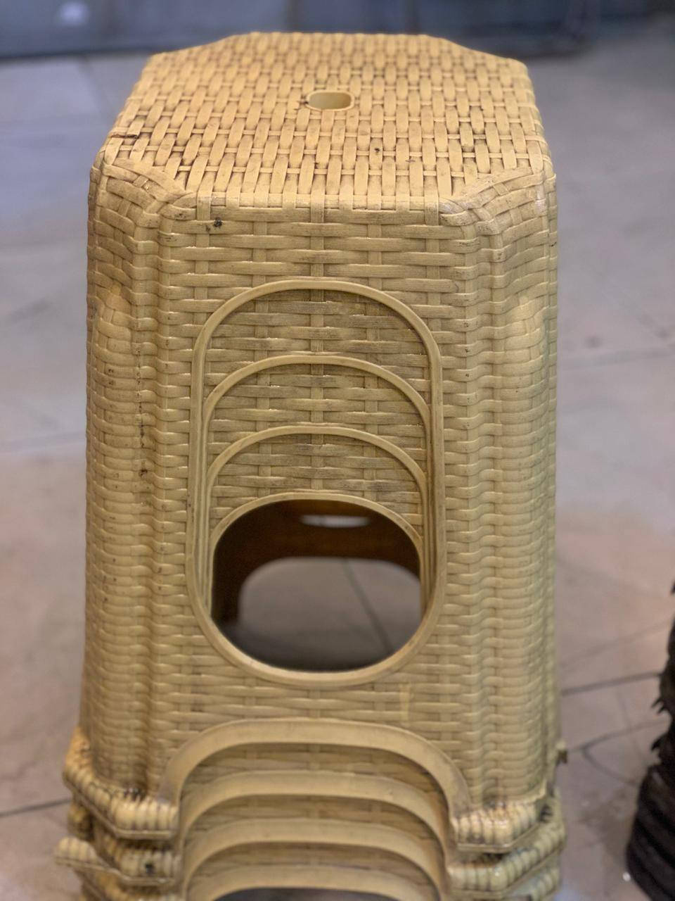 السلام عليكم ورحمة الله وبركاته
توجد أغراض مال كوفي شوب مستعمله كامله للبيع
الأغراض تشمل (مجمده+ نراكيل كامله+ مع بكارلت واغراض نراكيل+ عارضه مشربات غازيه +ميوزه صاص+ طباخ شاي+ سماور +قناني غاز+ تخم+ كراسي نوعيتين+ طبلات+ بلازما  حمج 42+ مبردات +صوبه غازيه كبيره +خيمه للجلوس تصير شفافه مع سقف ضد الماء +وبعد عدة أمور)
بس بشرط ابيع الأغراض كلهن بيعه وحده يعني ما ابيع كل حاجه بحدهي تجي تحمل الأغراض وتتوكل والسعر اداريك بي حك الجيه
هاذا رقمي ***********
متوفر واتساب واتصال
