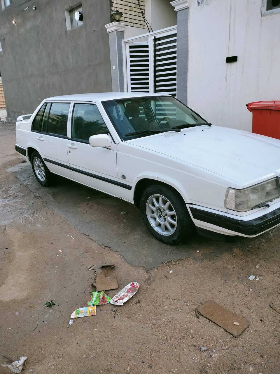 السلام عليكم للبيع موديل 95 مكينه جديده كير اوتو بسمي سنويه صاقطه السعر 65 وبيه مجال ***********
