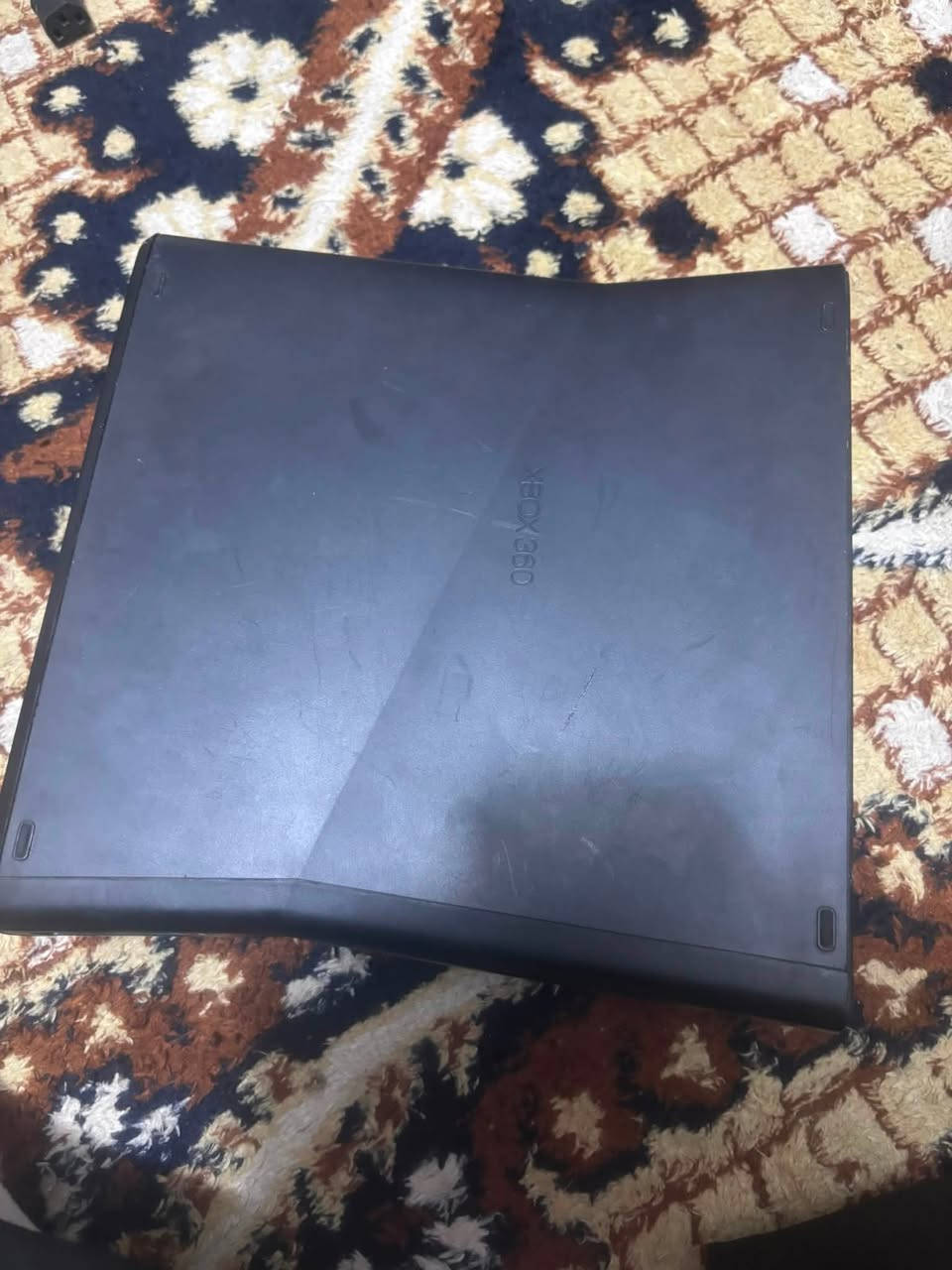 اكس بوكس 360 كامل هو غراضه للبيع سعر 40 ألف قفل  فحم.  شغال مكاني بغداد الإسكان  بيه200 لعبه ***********
