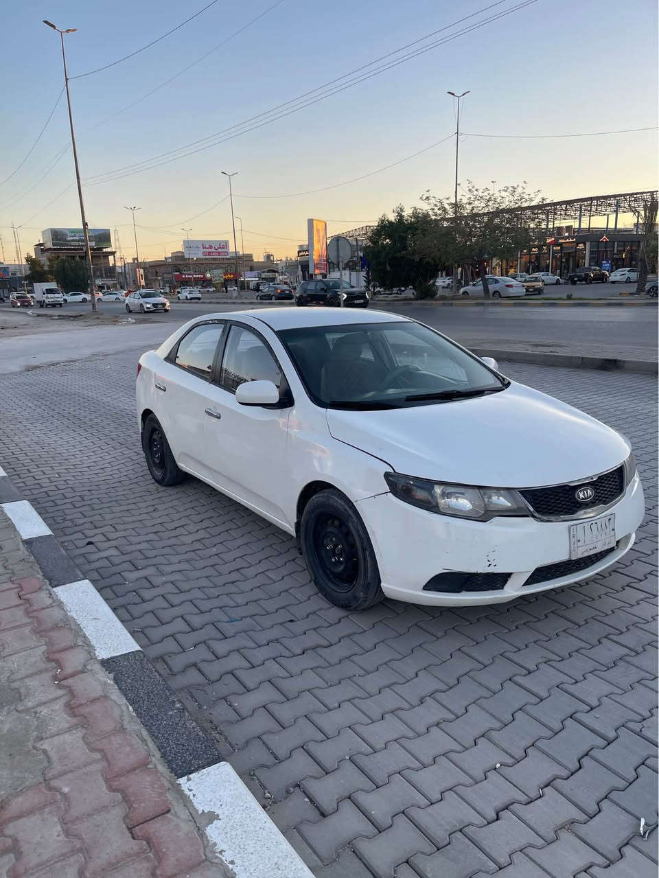 سيراتو 2012 خليجي بيها قطعتين چاملغ وبنيد ورشيت الداير وياهن صبغ سيارة ماعايزه شي وتخبل سيارة مشروع وطني تداور بأي محافظه للأستفسار الاتصال على *********** او المراسله خاص النجف, العراق
