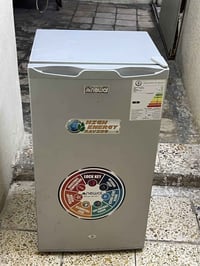 ثلاجة صغيرة • نضيفة كلش • استعمال أقل من شهر