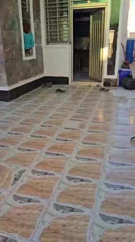 بسم الله للبيع بيت مجمع اليرموك طابق واحد بمقدمة ٥٠ مليون والباقي اقساط للمبلغ المتبقي ٤٥ مليون 
والبيع بالنقد 
٢٠٠متر 
شارع ١٠
للاستفسار ***********
