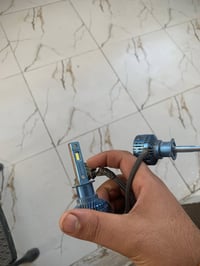 عندي لايت زنون  ابيض   يرهم عالي ويرهم ناصي ٢٤٠٠واط  نوع H7 للماليبو و...