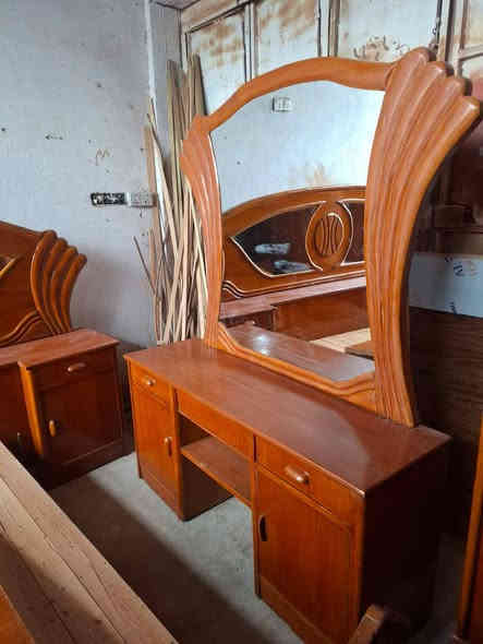 السلام عليكم  غرفة للبيع للاستفسار الاتصال على الرقم ***********
