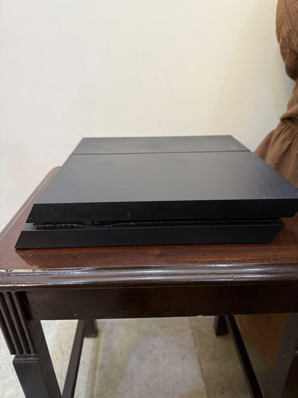 بلي فور عادي مع كامل الملحقات ( ٣ يدات ، التجاريه شغاله ، الاصليات وحده فقط كير مشكلتها والثانيه كير و r2 L2 )  تحديثه اخر تحديث , 13.02
السعر ب 170 وبيه مجال
الرقم : ***********
بغداد الكرخ
