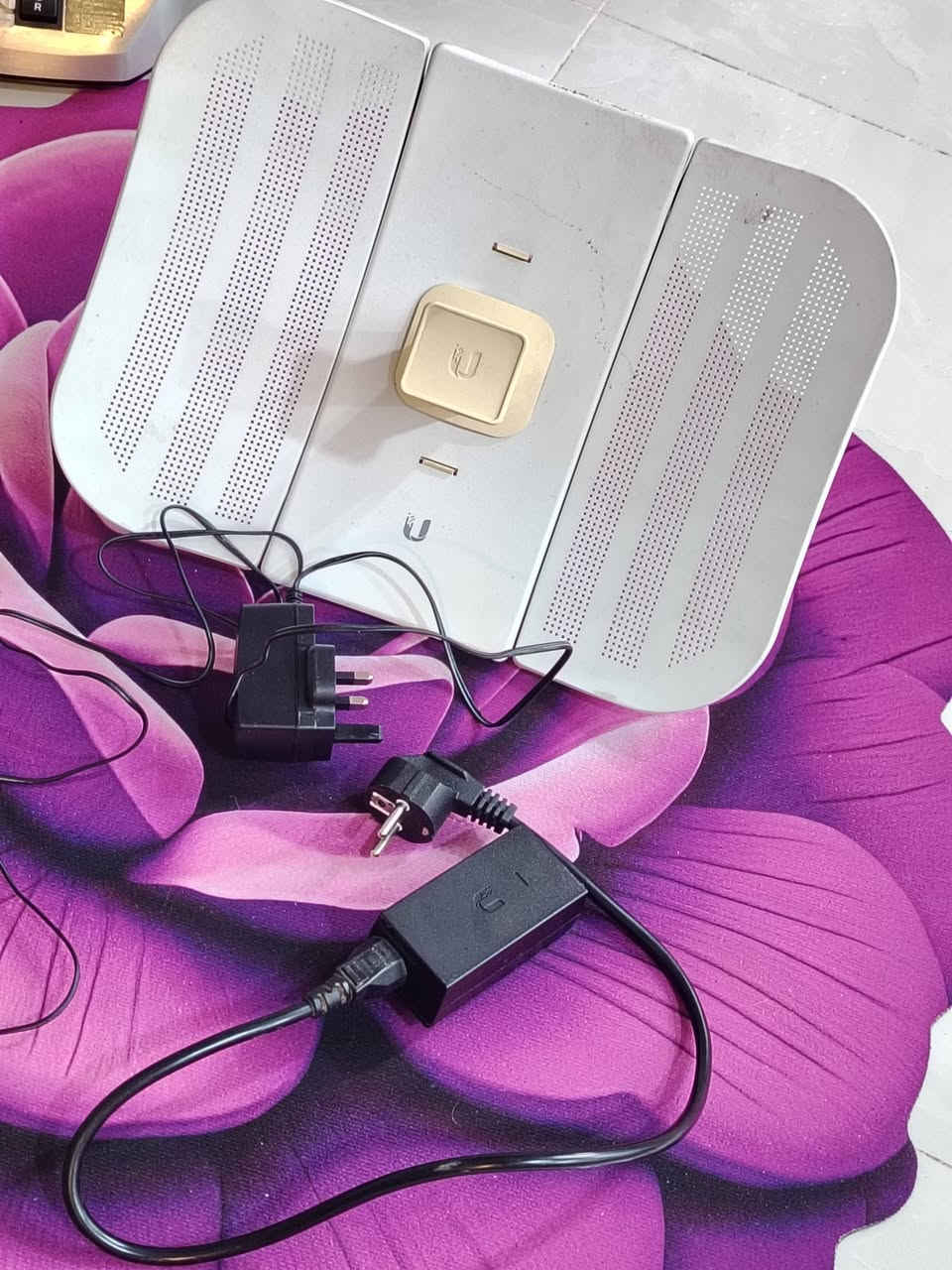 مجمده للبيع حجم كبير نضيفه جدن شرط عل فحص تأخذها السعر 250وبيه مجال مع راوتر ونانو الشهداء الثانيه الصكلاويه ***********
