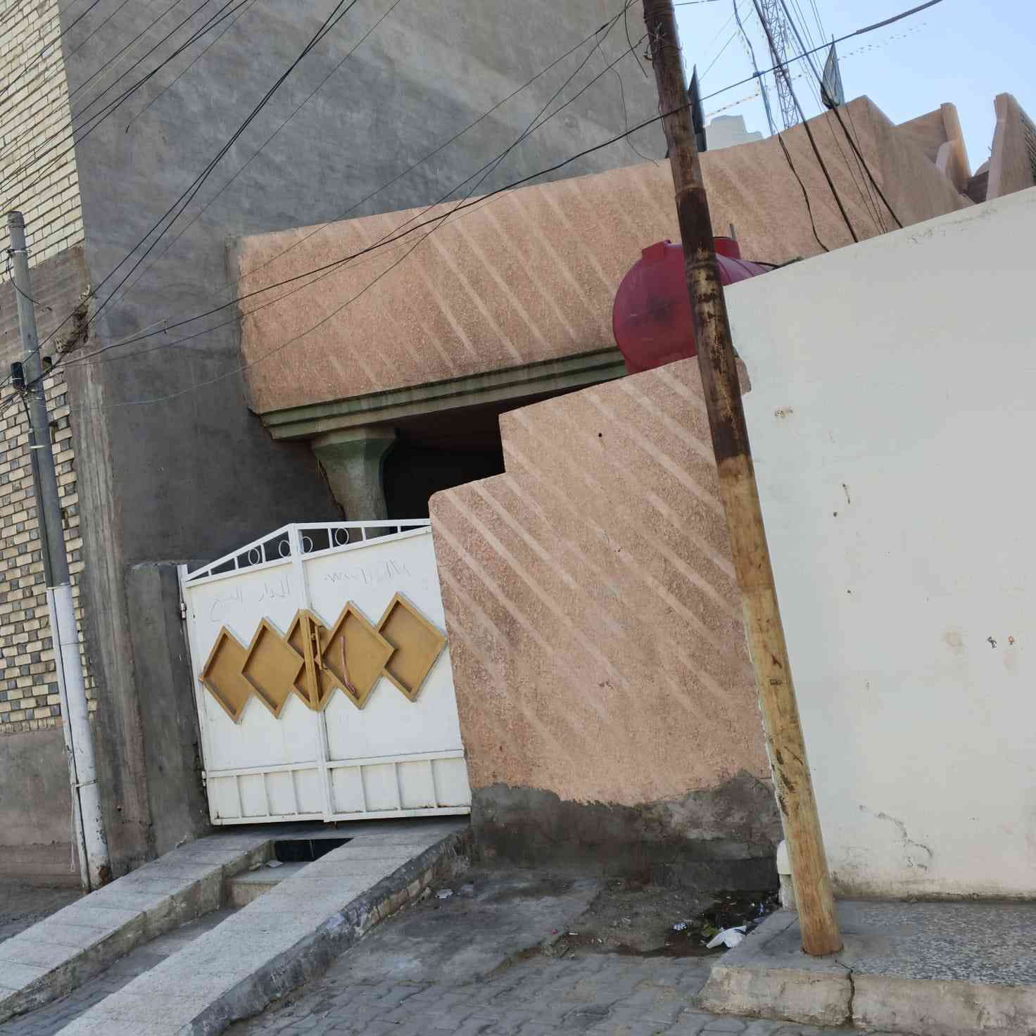 السلام عليكم
بيت للبيع في جسر ديالى القديم الرياض شارع الصناعه قريب الشارع العام المساحة 110 الواجهة 5 بيت نظيف جاهز مناقصه شي السعر160 
***********
