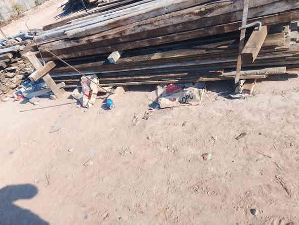 السلام عليكم قالب خشب البيع ***********
