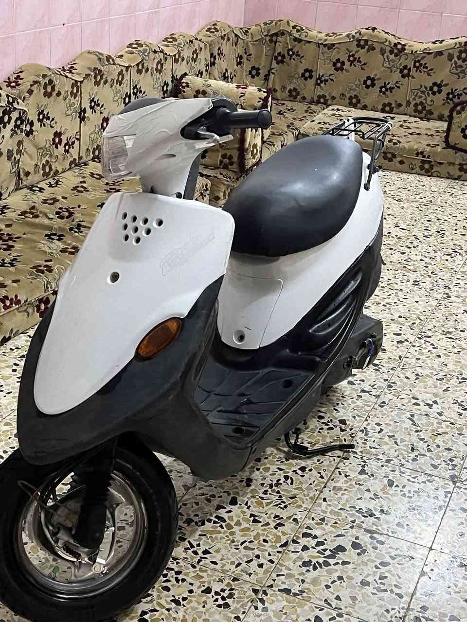 ‏سلام عليكم شباب دراجة بيجي للبيع مكاني سماوي خشابه دراجة مقفولة كل شيء شغال بيها سلف وهند سعر 650 وبيها مجال للاستفسار ￼وات أو اتصل ￼*********** ￼￼￼￼
