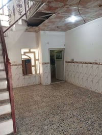 بيت للإيجار • ١٠٠م • قريه الغدير