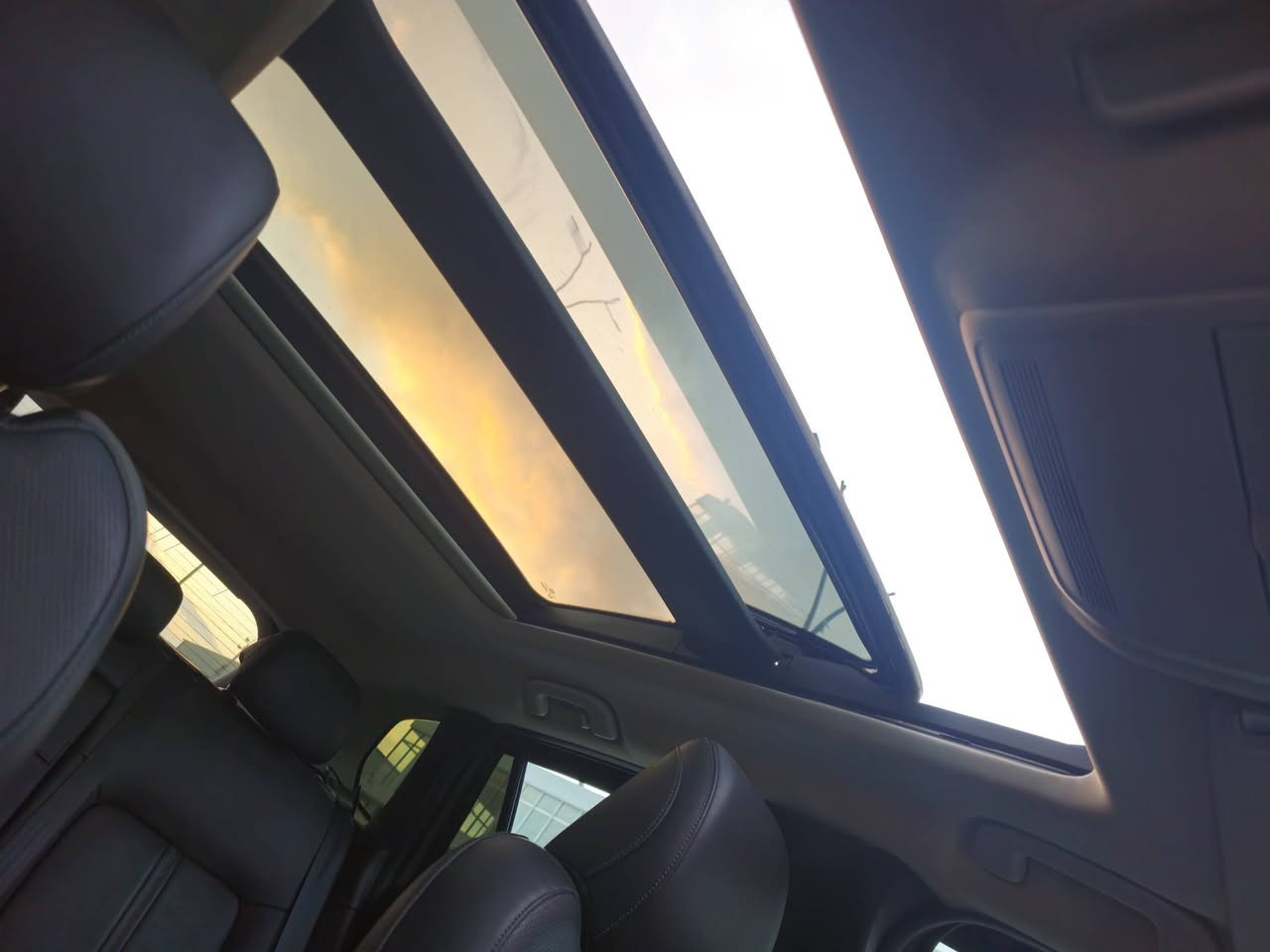 Mazda cx50  preferred plus
کوشن ساردو گەرم پێشەوەو دواوە
کوشن خەزن
داتاشۆ
٣ مۆد لێخوڕین 
دەبڵ ئەکسل
کوشن جلد
تەبرید مەرکەزی
سوکان هیتەر
مکەبەروی boos
شەحنی موبایل
پانۆڕاما
کەیتی لید و عالقە
لایتی لەگەڵ پێچا ئەسوڕێ
لایتی پێش و دوای لیدە
حاسەی پێش و دواوە
ڕادار
ئۆتۆ ستۆپی پێشەوەو دواوە
ئۆتۆ ترافیک
جەگی سنوق
کامێرای ٣٦٠
ویلی گەورە ٢٠
ئەوەی مواسەفات لە مازدایا بێت تیایەتی
تایەو بانسەکانی تەزە خراوەتەسەری شەریکە
سەیارەکە هەموشتێکی شەریکەیە 
٢ پارچەی بۆیاخە
ارباگی سوکان وشانی تەقیوە شەریکەی بۆ داندراوەتەوە
بۆزانیاری زیاتر لەمەسنجەر نامە بنێرە یان پەیوەندی بکە ***********
