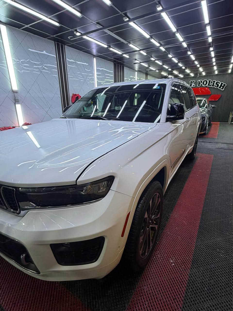 VIP 2021

* وارد أمريكي
* محرك V6 (6 سلندر)
* دفع رباعي (4WD)
* لون أبيض
* رقم بغداد
* السيارة باسمي
* ممشى 65 ألف

المواصفات:

* بانوراما
* إنارة محيطية
* تبريد وتدفئة للمقاعد
* مساج للمقاعد
* تبريد 3 مناطق
* تشغيل بصمة وتشغيل عن بُعد
* شاشة كبيرة مع Apple CarPlay و Android Auto
* كاميرا خلفية وحساسات أمامية وخلفية
* باب خلفي كهربائي
* مثبت سرعة
* ذاكرة للمقاعد
* نظام اختيار وضعيات القياده
***********
