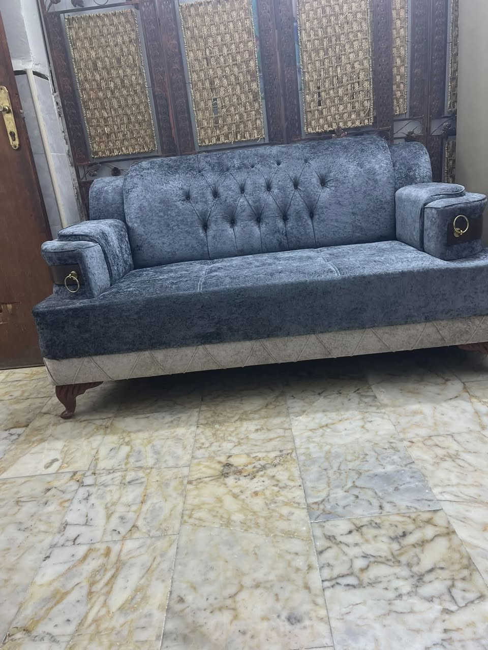تخم شغل نجاره بس فصال تركي تكمه مو سوكي أريده ب٧٠٠ مكلفني أكثر من مليون ونص نظافته ١٠٠ بالميه +964 771 935 3688
