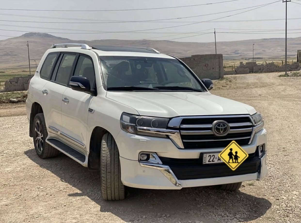 بۆ فرۆشتن toyota land cruiser 

پێشەکی 

٢ بستی بۆیاخی هەیە لە دواوە هیچی نیە 

ئیرباگ بە شەرت  ناو گرتن بە شەرت 

فولل
2018 GXR 

110 هەزار رۆشتوە

هەشت پستۆن یانی V8 : 4.6

گیر و مەکینە بە شەرت

ناونیشان سلیمانی  

سعر ٥١٠ 💸
***********📞
***********📞

