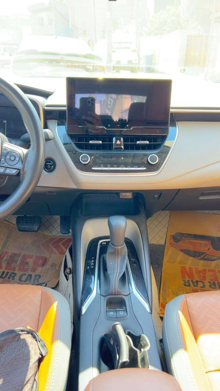 كورلا هايبرت  موديل ٢٠٢٤ / ماشية / ١٥ الف/ جلد لون مميز قرميدي فئة اس كشن كهرباء بصمة عدد ٢ تحكمات جهتين فتحة سقف تحكمات ستيرن قطعتين تبريد قيادة تحكمات ٣ هندبريك دكمة اوتوهلود مكفولة من من كلشي سيارة زنون عالي ناصي اصلي بغداد تحويل مباشر باسمي سيارة سعر ٢٣ مليون

***********
