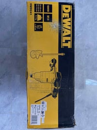 عندي هذي الخباطة مال مادة لاسقه من شريكة ديوالت الامريكية للبيع حط سعر...