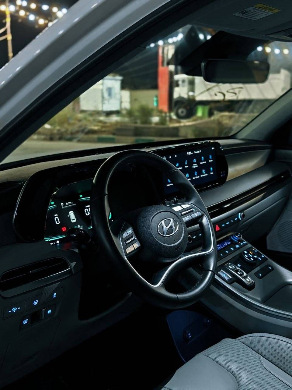 السلام عليكم للبيع تحفة الموسم 
الرقم: بابل رقم شهداء
▪️السيارة: باليسيد  Vip  وارد امريكي 
▪️الموديل: 2025
▪️المحرك:  3800 ( 6 سلندر )
▪️ويل كب مع طقم تايرات بحالة جيده
▪️لايتات led ابيض عالي وناصي ونهاري 
▪️حساسات الانحراف عن المسار
▪️حساسات ورادارات 
▪️كامرات
◾️ قياده ذاتيه
◾️مثبت سرعه
▪️شاشة الدشبول حجم كبير للتحكم بايعازات السيارة
▪️سستم صوت عالي جداً و 8d
▪️تحكم ستيرن جهتين بلوتوث وحاكية وكروس سرعة وتحكم صوت 
▪️نظام ABS مانع انزلاق
◾️ فول مواصفات 1/1 
◾️عداد شاشه دجتل شاشه فتي شوب 
◾️بلوجكتر اظهار السرعه والحساسات الجانبيه والقياده الذاتي   
◾️5 وضعيات قياده مختلفه 
◾️ تدفئة وتبريد كشنات وستيرن
◾️ 8 منافذ usb و ‏4 جداحة و منفذ كهرباء 
◾️مقاعد ذاكرة تخزين 1,2
◾️تبريد خلفي منفصل 
◾️تشغيل عن بعد  فور ويل 
◾️ كراسي منفصل 
‏  Auto hold 
◾️بعد بيها هواي مواصفات ماذكرتهن
مساج كل  الكراسي 
 السياره ماشيه  7000 mil
الداخل رصاصي ملكي
ارضيات السيارة من شركة LORSE IRAQ
يعني مواصفات تجي قليل بهيج سيارت
حادث السياره شبر چاملغ الأيمن وبيها بارد اباب السايق 
راسلني واتس اب ادزلك صور الحادث
  مكان السياره بابل
السعر 330 وبيها مجال
الاستفسار الاتصال على الرقم (***********)

