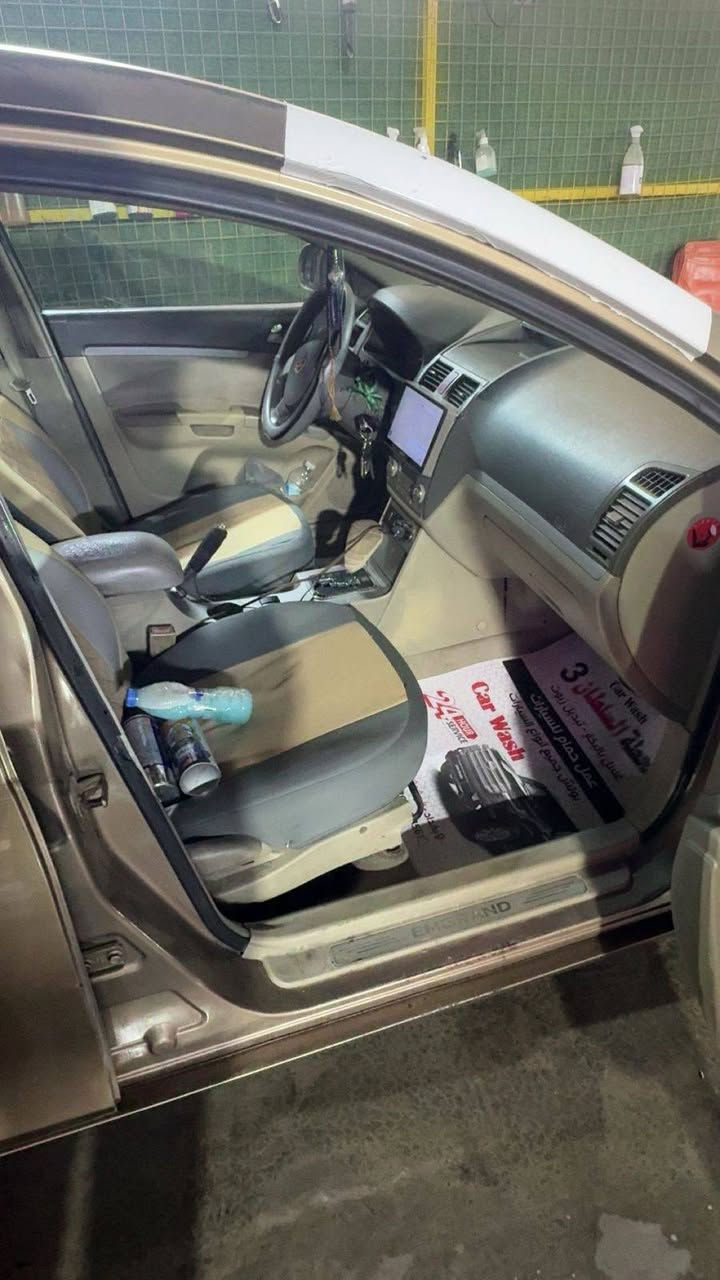 مكفوله موديل ١٢ مكانها المنصور سعرها ٥٢ الشراي يتصل ***********
