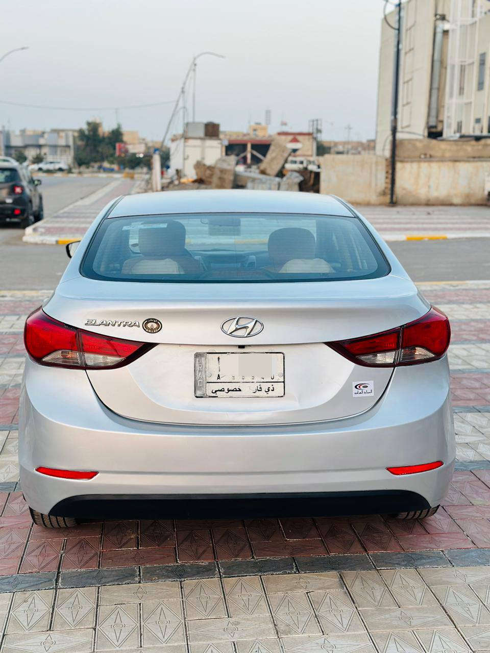 السلام عليكم 
هونداي الانترا موديل 2016 خليجي مكفولة ضربه وتبديل ماعدا رشة صبق بسيطة جدآ 
السياره جاهزه كير مكينه حداديه تبريد
المواصفات مكينه 1800 ويلكب شاشه كامره اشاره بل مريء تبريد قطعتين السعر 118 وبيها مجال قليل 
مكان السياره ناصريه مركز الاستفسار والاتصال/***********
